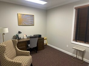 8384 Six Forks Rd, Raleigh, NC à louer Photo intérieure- Image 2 de 7