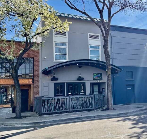177 E 2nd St, Chico, CA à vendre - Photo du bâtiment - Image 2 de 17