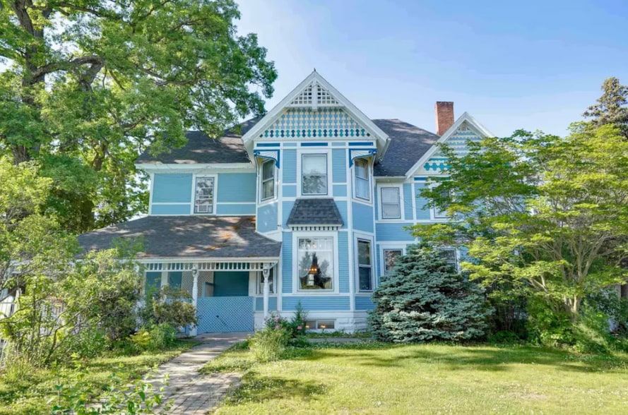211 Wisconsin Ave, Wisconsin Dells, WI à vendre - Photo du bâtiment - Image 3 de 87