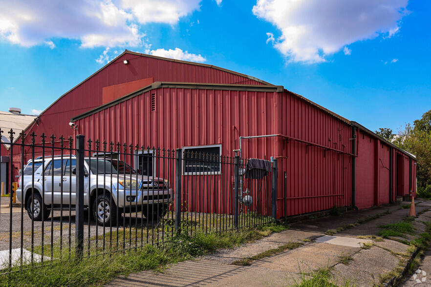 3001 Tchoupitoulas St, New Orleans, LA for lease - Building Photo - Image 3 of 3