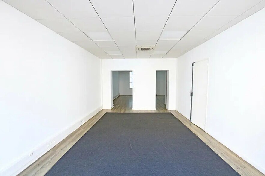 Retail in Bordeaux for lease - Interior Photo - Image 2 of 7