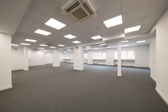 Calle del Segre, 27, Madrid, Madrid for lease Interior Photo- Image 2 of 19