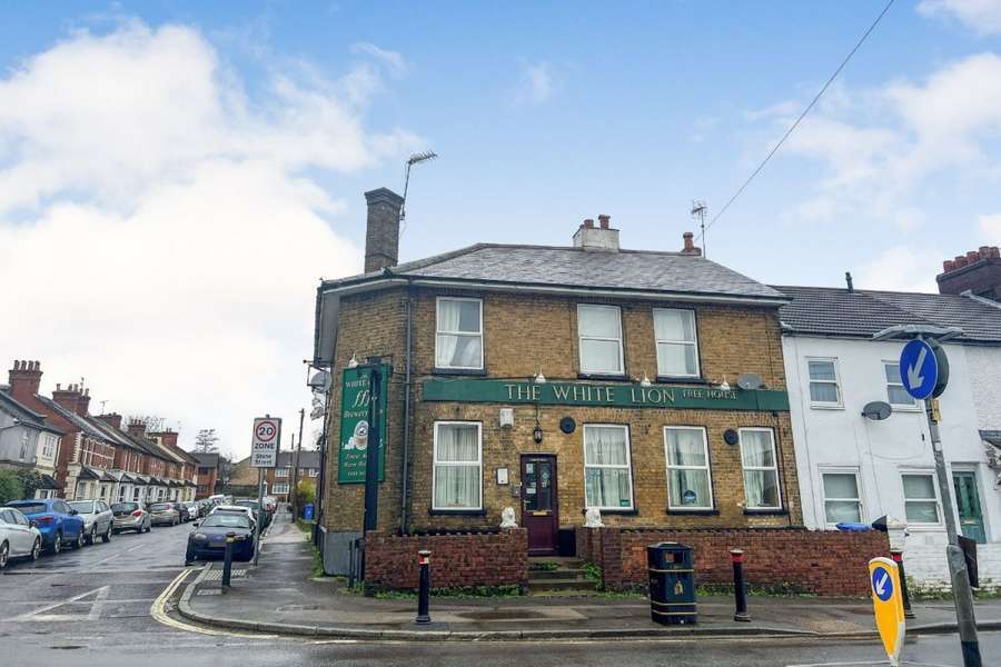 20 Lower Farnham Rd, Aldershot à vendre Photo du bâtiment- Image 1 de 1