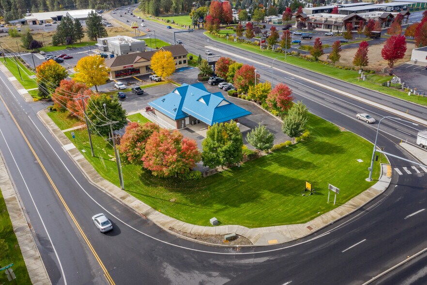 14124 N Newport Hwy portefeuille de 2 propriétés à vendre sur LoopNet.ca - Photo du bâtiment - Image 1 de 6