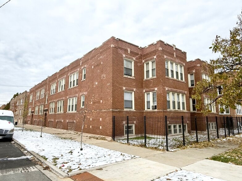 6356 S Sacramento Ave, Chicago, IL for sale - Building Photo - Image 1 of 4