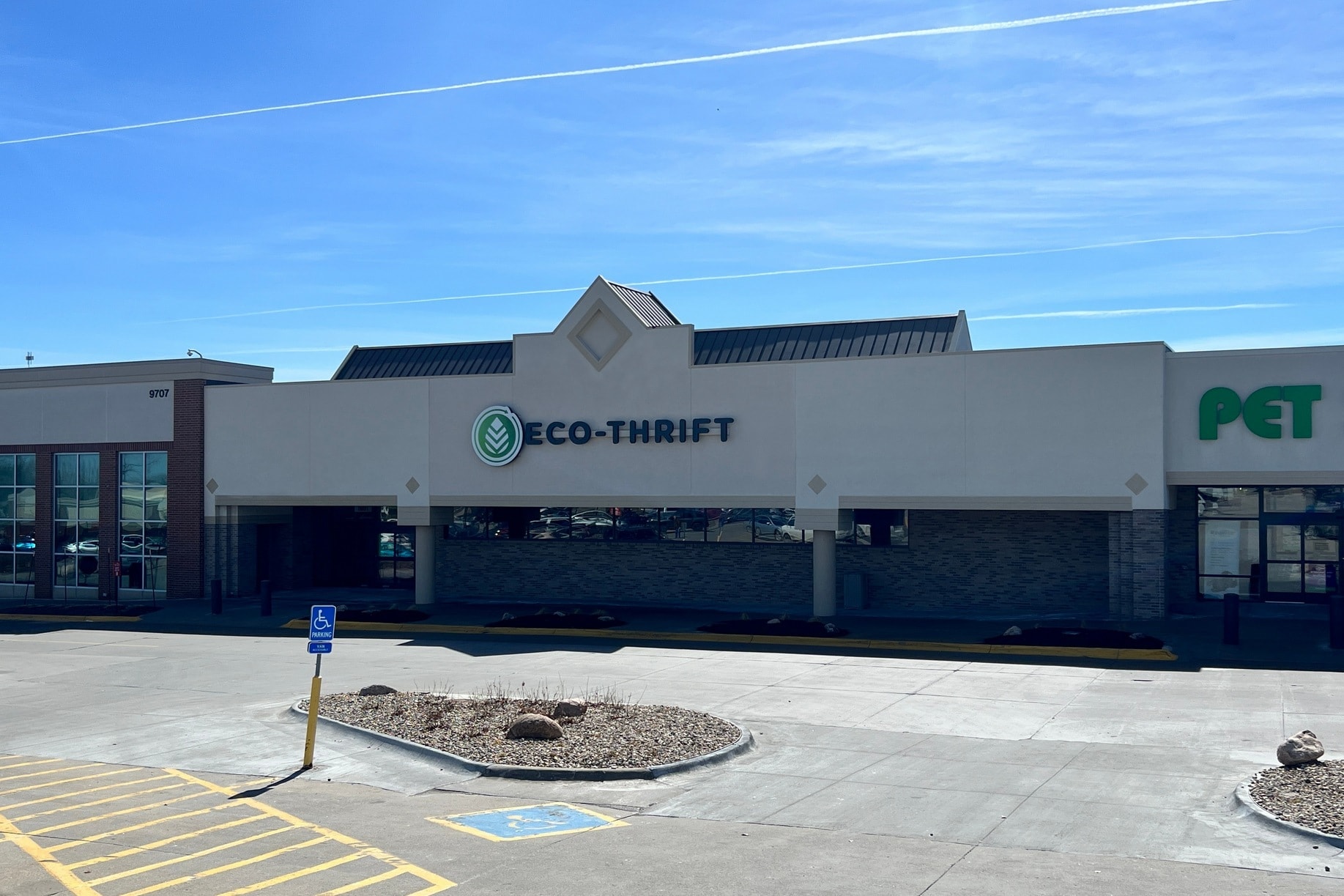 9717 Q St, Omaha, NE for lease Interior Photo- Image 1 of 10