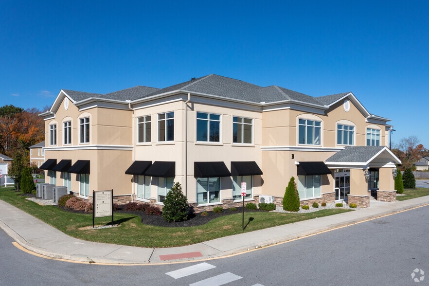 1198 S Governors Ave, Dover, DE à louer - Photo du bâtiment - Image 1 de 16