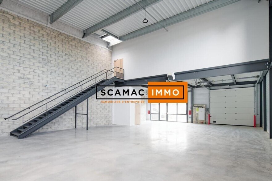 Industrial in Éragny for lease - Interior Photo - Image 1 of 11