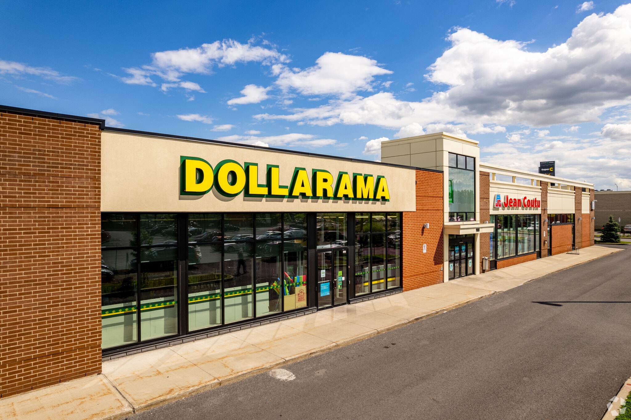 1010 Boul Des Pres-Verts, La Prairie, QC for lease Primary Photo- Image 1 of 6