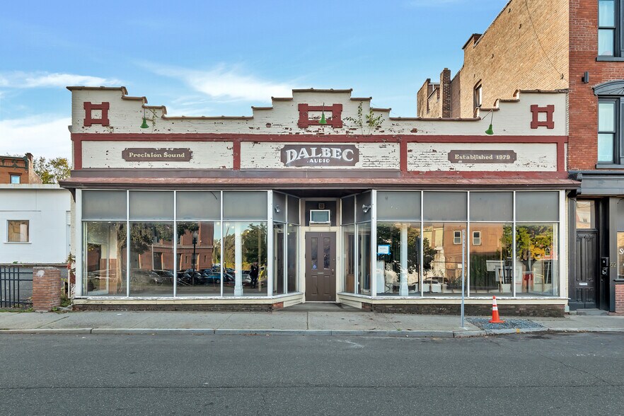 58 King St, Troy, NY à vendre - Photo du bâtiment - Image 2 de 5