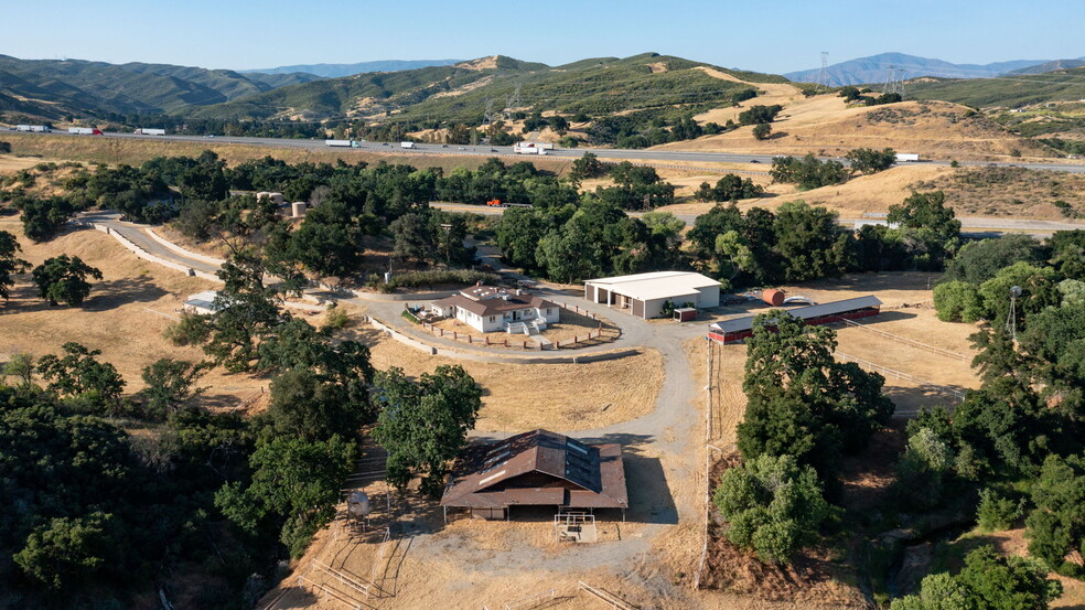 36059 Golden State Hwy, Castaic, CA à vendre - Photo du bâtiment - Image 1 de 23