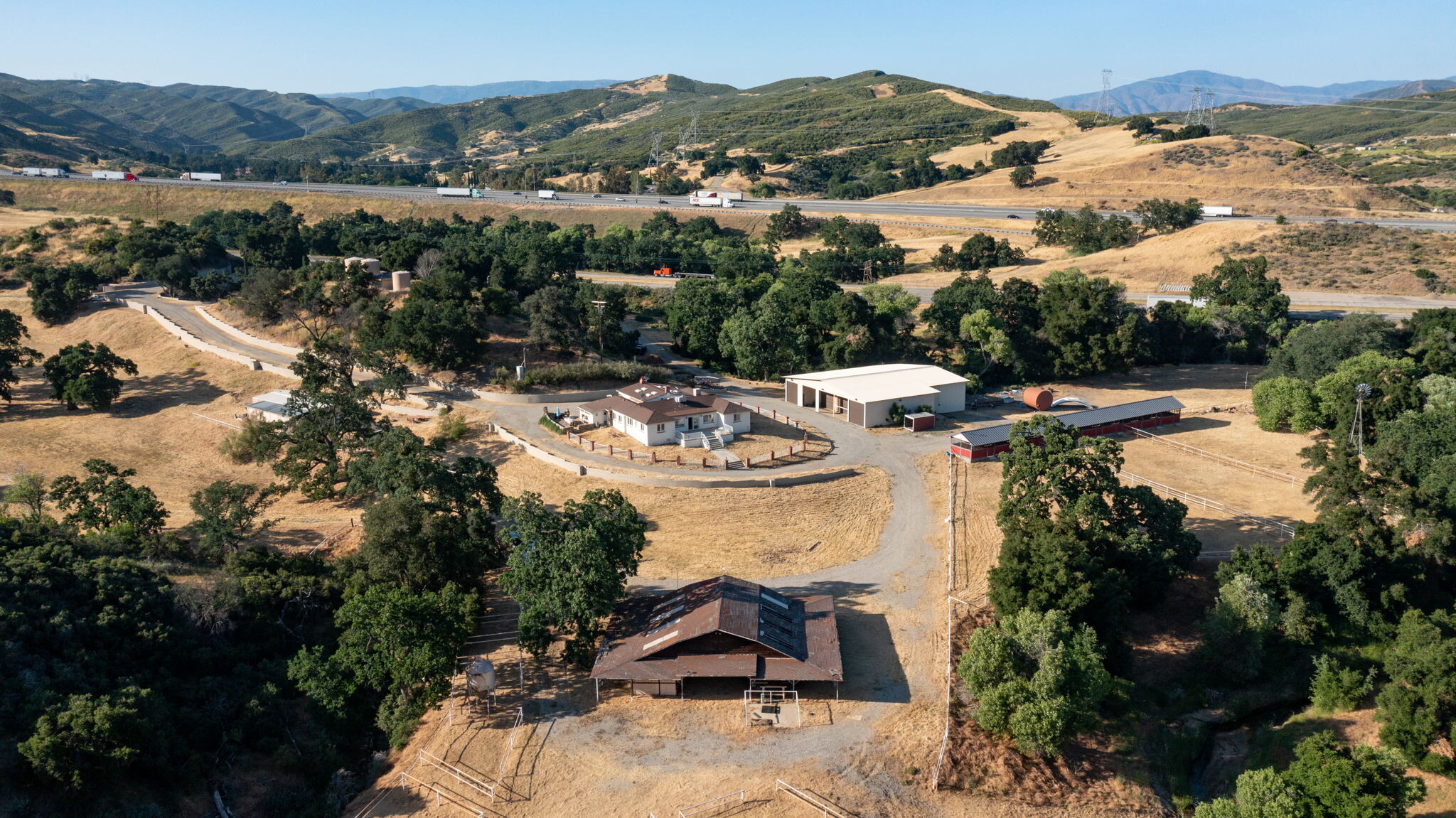 36059 Golden State Hwy, Castaic, CA à vendre Photo du bâtiment- Image 1 de 24