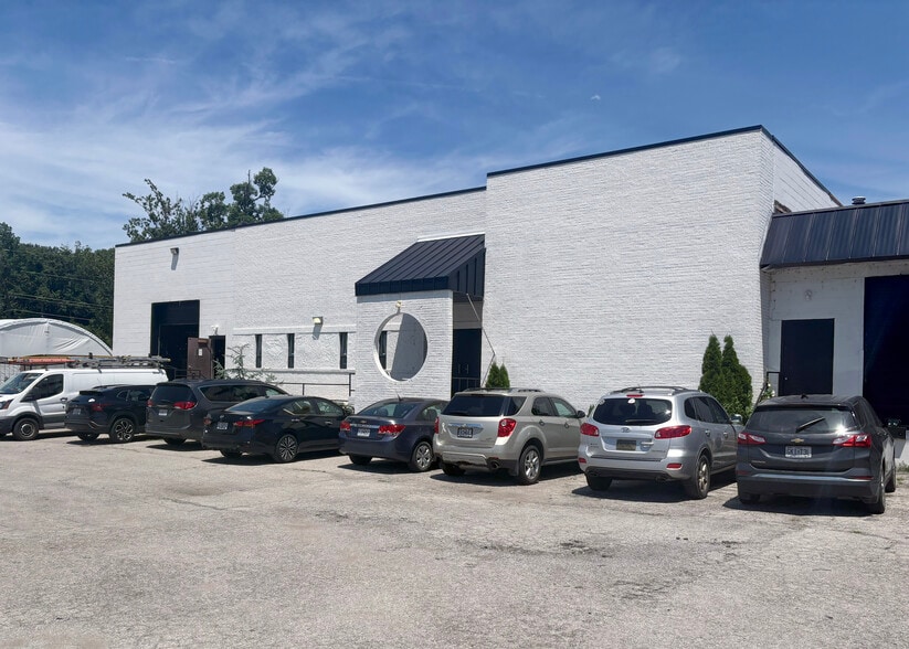 6068 Baumgartner Industrial Dr, Mehlville, MO for sale - Building Photo - Image 1 of 8