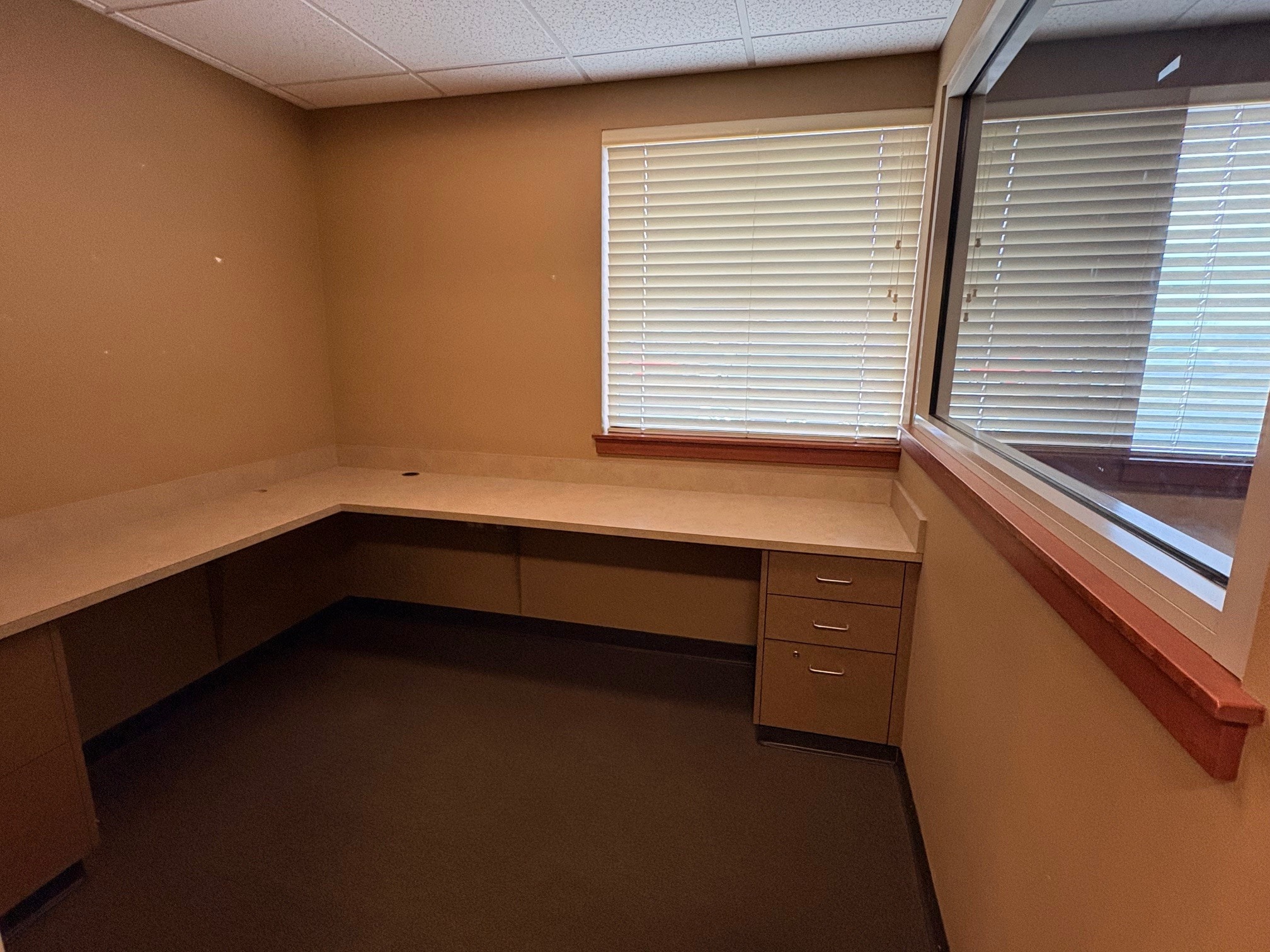 725 N Stanley St, Medical Lake, WA for lease Interior Photo- Image 1 of 10