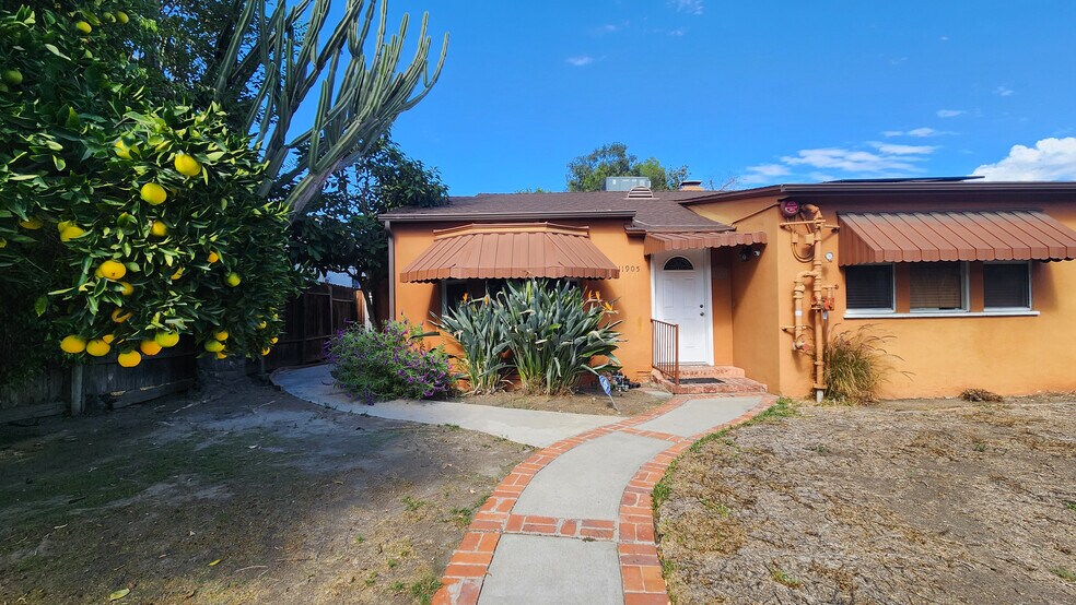 11905 Riverside Dr, Valley Village, CA à vendre - Photo du bâtiment - Image 3 de 14