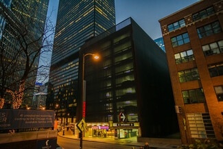 Plus de détails pour 401 N State St, Chicago, IL - Commerce de détail à louer