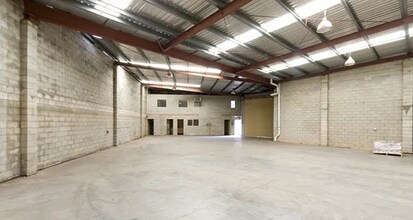 16 Powers Rd, Seven Hills for lease Interior Photo- Image 2 of 2