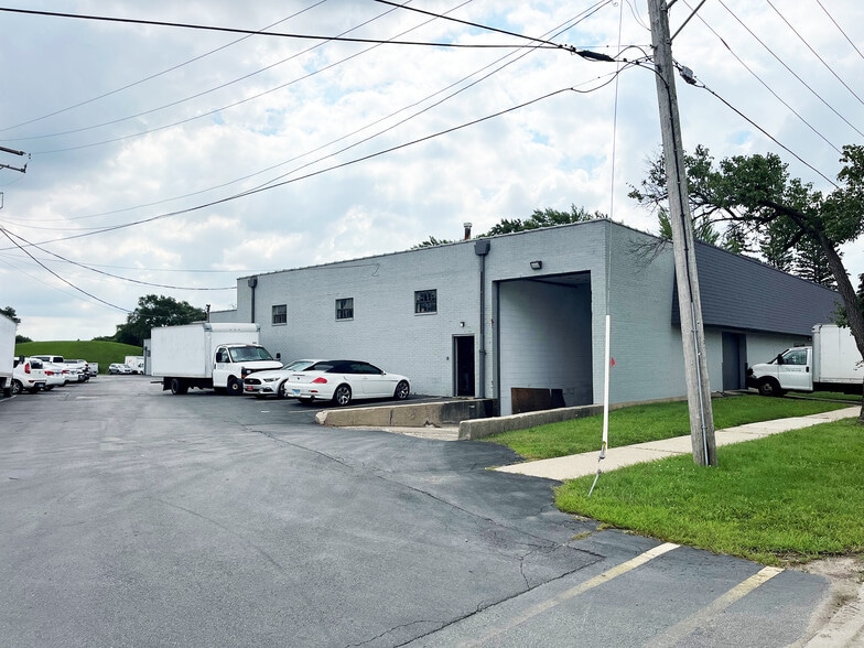 701 N Michigan Ave, Villa Park, IL for lease - Building Photo - Image 2 of 7