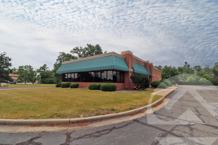 980 E Saginaw Hwy, Grand Ledge, MI for lease - Building Photo - Image 1 of 22