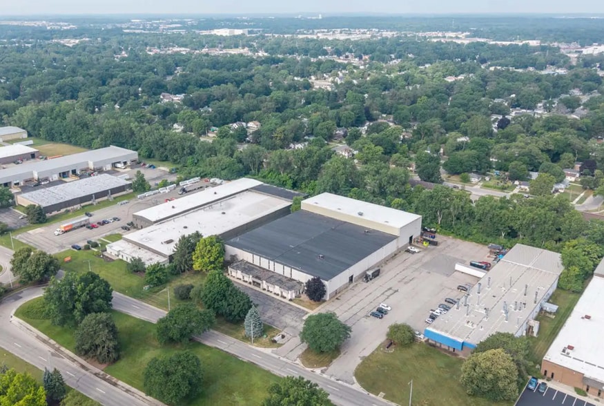 3859 Roger B Chaffee Memorial Dr SE, Grand Rapids, MI for sale - Building Photo - Image 1 of 16