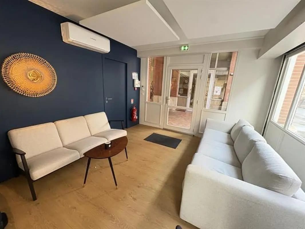 9 Bis Rue D'Aubuisson, Toulouse for lease Interior Photo- Image 1 of 29