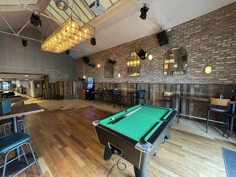 59-60 Wind St, Swansea à louer - Photo du bâtiment - Image 2 de 6