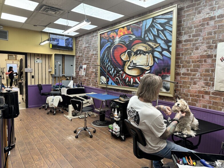 1 Covert Ave, Floral Park, NY à vendre - Photo intérieure - Image 3 de 11