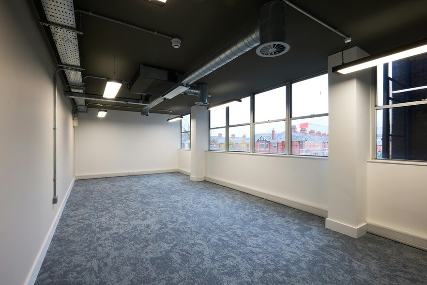 Straw Mill Hl, Maidstone for sale - Building Photo - Image 3 of 8