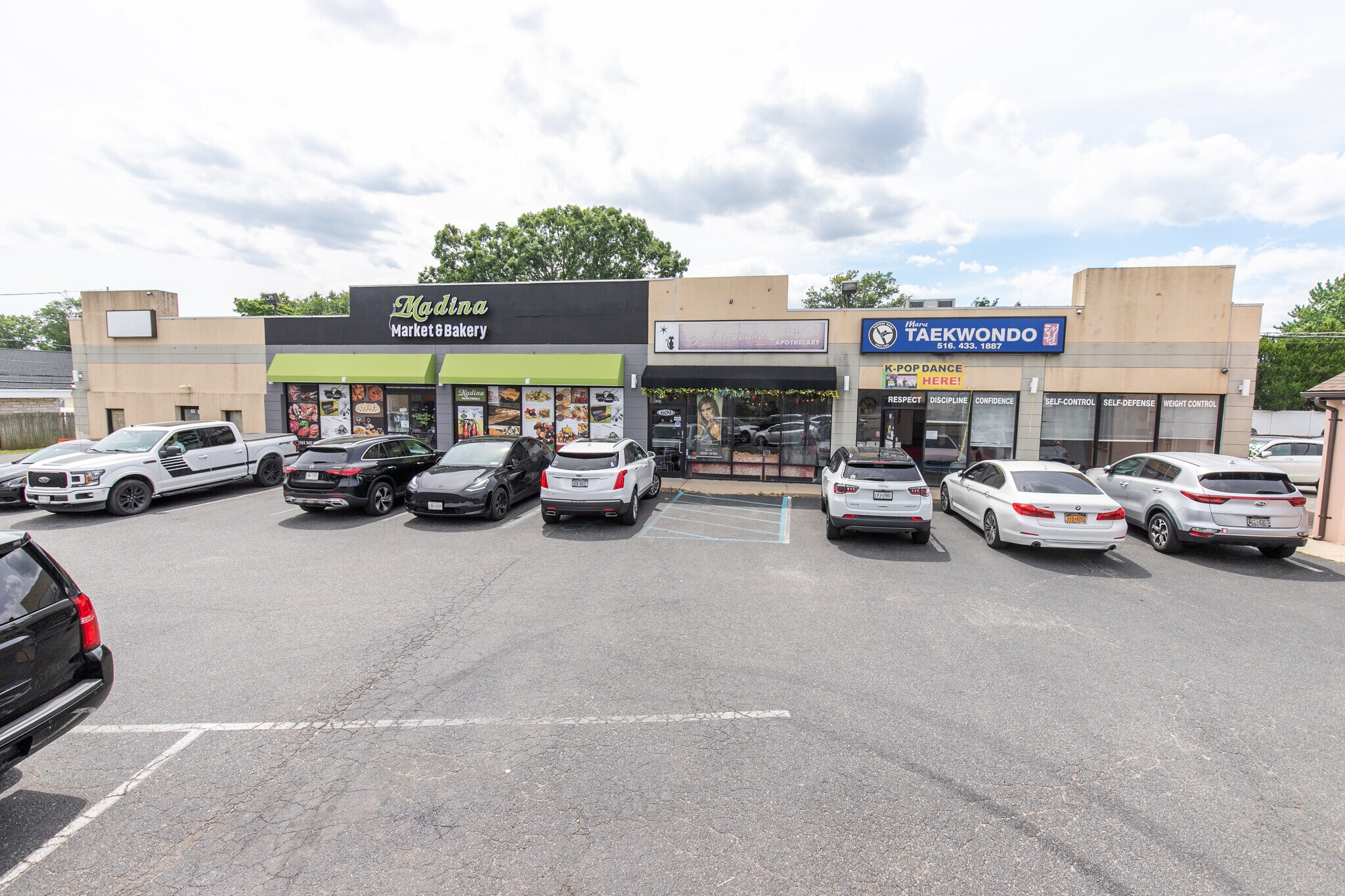 605-611 Hicksville Rd, Bethpage, NY for sale Primary Photo- Image 1 of 5