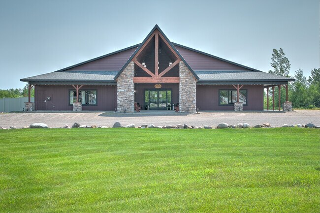 More details for 10376 112th Ave, Milaca, MN - Retail for Sale