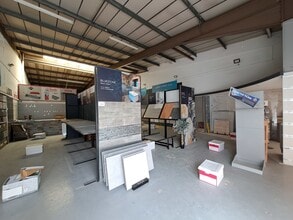 Erica Rd, Milton Keynes for lease Interior Photo- Image 2 of 3