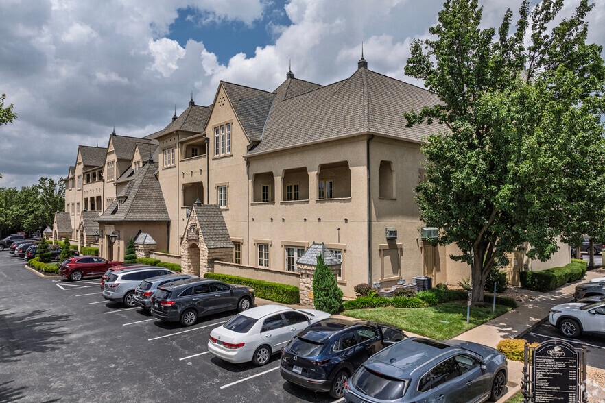 1531 E Bradford Pky, Springfield, MO for sale - Primary Photo - Image 1 of 31