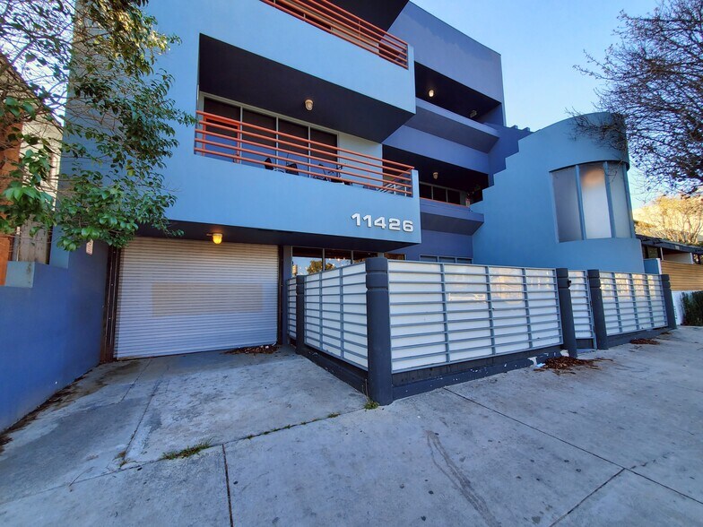 11426 Ventura Blvd, Studio City, CA à louer - Photo du bâtiment - Image 2 de 28