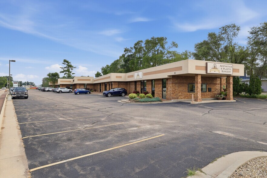 1840 Post Rd, Plover, WI à vendre - Photo du bâtiment - Image 1 de 61