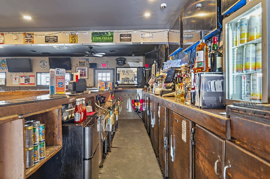 327 Broadway, Albany, NY for sale - Interior Photo - Image 3 of 13