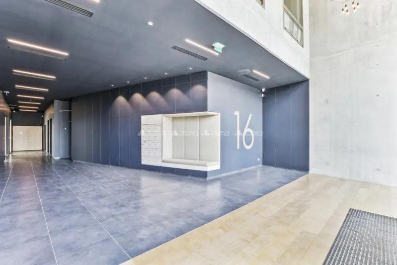 16 Rue Du 8 Mai 1945, Villeurbanne for lease - Building Photo - Image 2 of 15