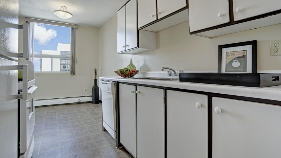 241 5th Ave, Saskatoon, SK à louer - Photo intérieure - Image 2 de 15