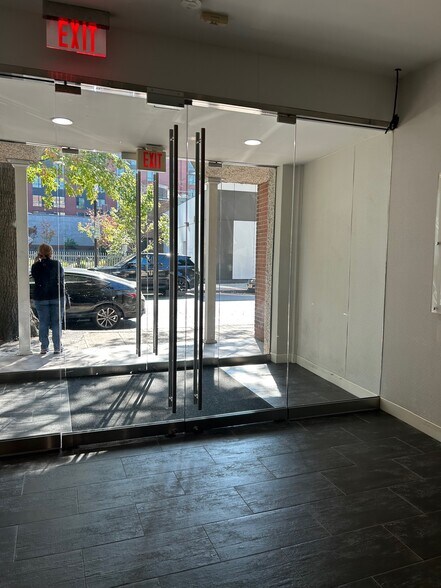 10 Mitchell Pl, White Plains, NY à louer - Photo intérieure - Image 2 de 10