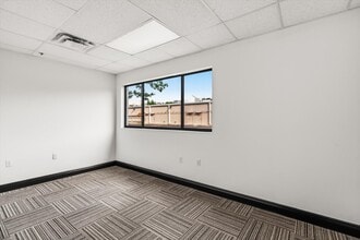 1490 Sunshadow Dr, Casselberry, FL à louer Photo intérieure- Image 2 de 34