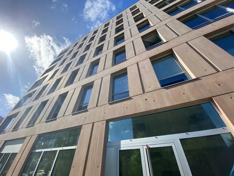 Bureau dans Saint-Jacques-de-la-Lande à louer - Photo du bâtiment - Image 3 de 21