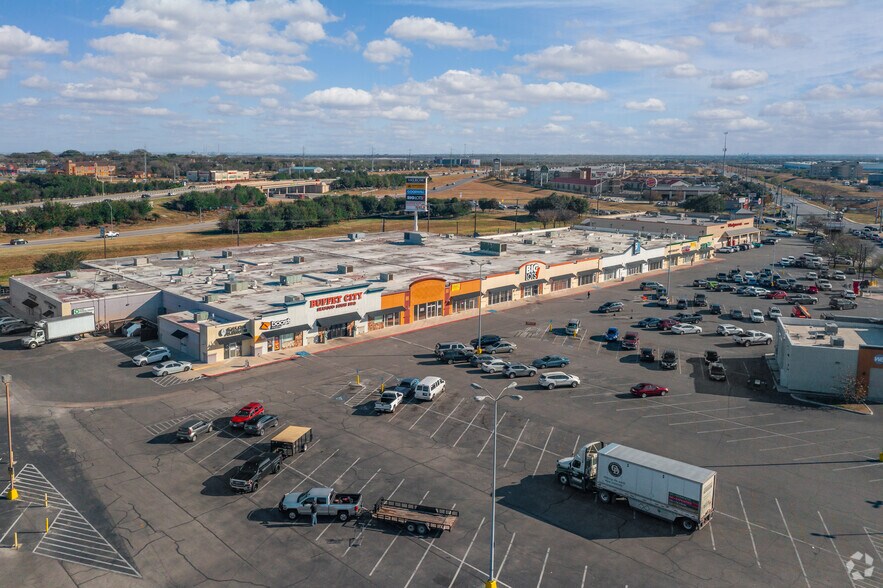 2902-3002 Goliad Rd, San Antonio, TX for lease - Primary Photo - Image 1 of 11