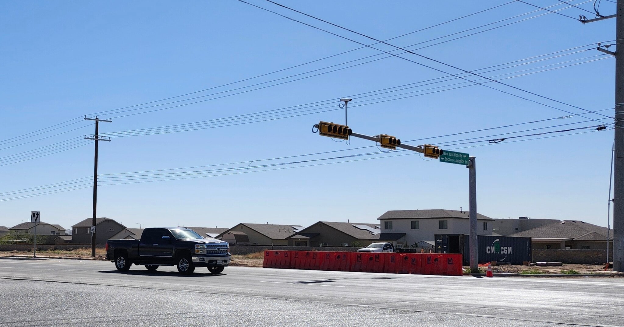 820 Nuevo Hueco Tanks rd, Socorro, TX for lease Primary Photo- Image 1 of 6