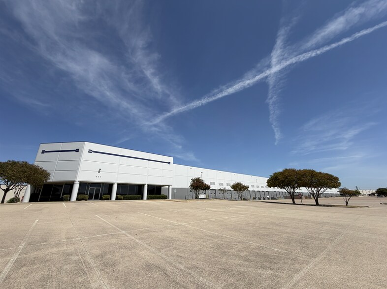 401-441 Railhead Rd, Fort Worth, TX à louer - Photo du bâtiment - Image 1 de 13
