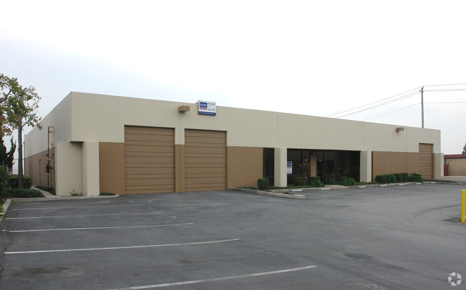 1051-1055 Pecten Ct, Milpitas, CA à louer - Photo du bâtiment - Image 1 de 3