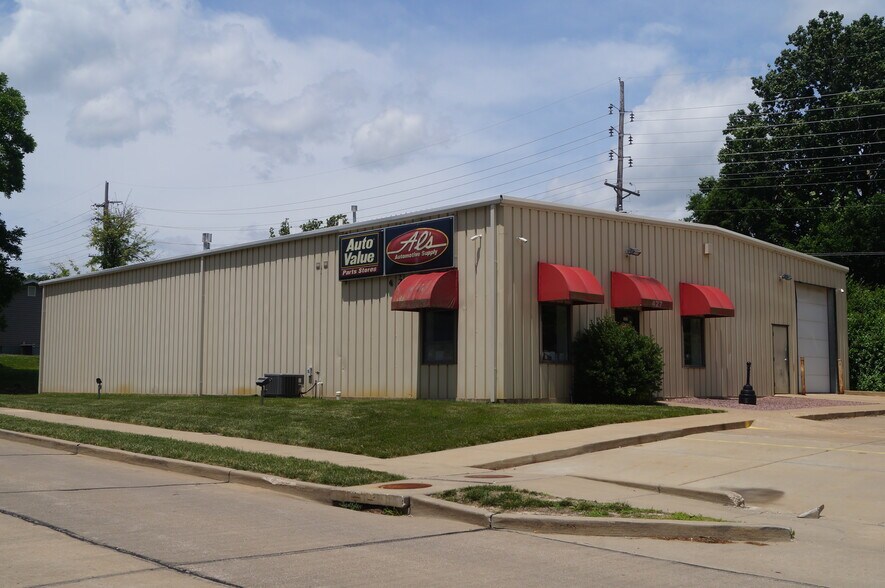 427 E Wabash Ave, O'Fallon, MO for sale - Building Photo - Image 1 of 2