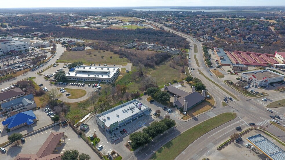 6021 Bryant Irvin Blvd, Fort Worth, TX à louer - Photo du bâtiment - Image 3 de 15