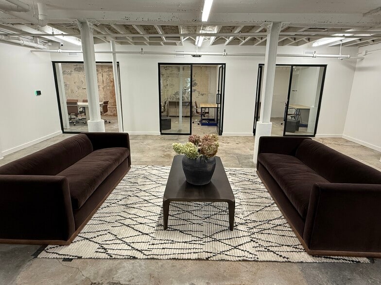 655 Highland Ave NE, Atlanta, GA for lease - Interior Photo - Image 2 of 10