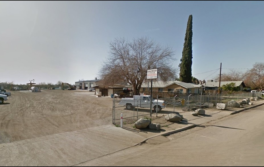 731 E River Ave, Porterville, CA for lease - Primary Photo - Image 1 of 2