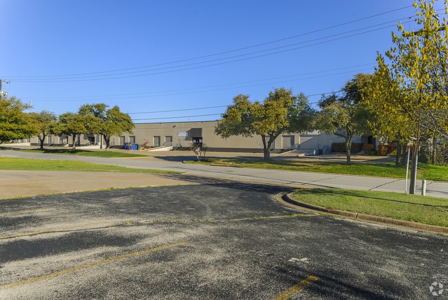 4301-4311 Shilling Way, Dallas, TX à louer - Photo du bâtiment - Image 3 de 6