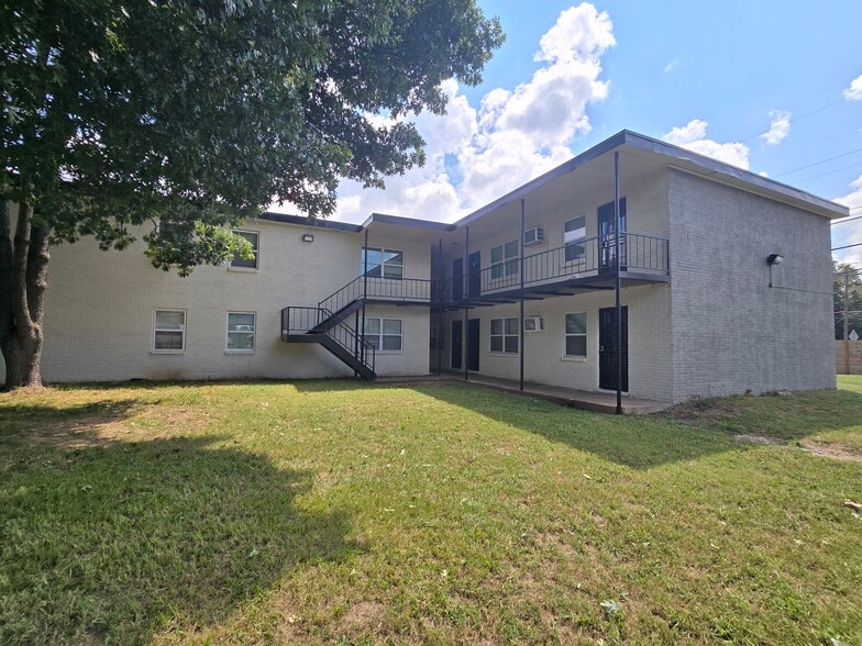 1744 N Graham Rd, Memphis, TN for sale - Building Photo - Image 2 of 16